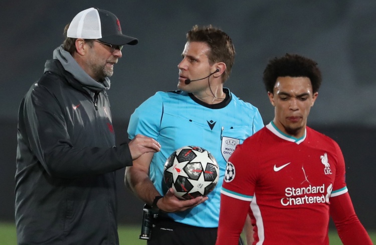 [图]布克三分绝杀古德温8记三分 太阳18分逆转雷霆